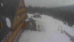 Parkoviště a hlavní vchod