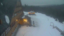 Parkoviště a hlavní vchod