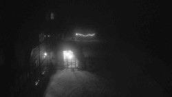 Parkoviště a hlavní vchod