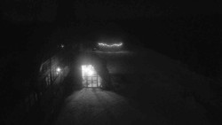 Parkoviště a hlavní vchod