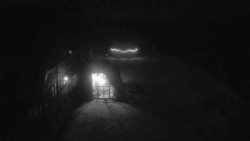 Parkoviště a hlavní vchod