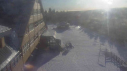 Parkoviště a hlavní vchod