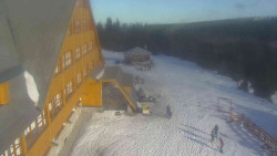 Parkoviště a hlavní vchod