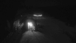 Parkoviště a hlavní vchod