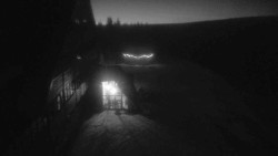 Parkoviště a hlavní vchod