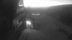 Parkoviště a hlavní vchod