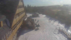 Parkoviště a hlavní vchod