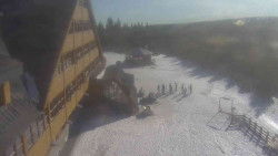 Parkoviště a hlavní vchod