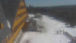 Parkoviště a hlavní vchod