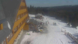 Parkoviště a hlavní vchod