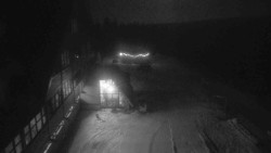 Parkoviště a hlavní vchod