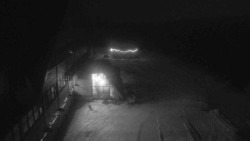 Parkoviště a hlavní vchod