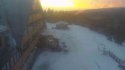 Parkoviště a hlavní vchod