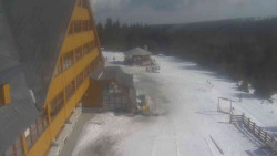 Parkoviště a hlavní vchod