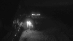 Parkoviště a hlavní vchod