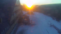 Parkoviště a hlavní vchod