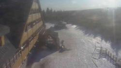 Parkoviště a hlavní vchod