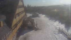 Parkoviště a hlavní vchod