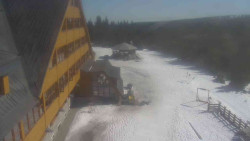 Parkoviště a hlavní vchod