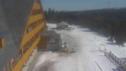 Parkoviště a hlavní vchod