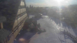 Parkoviště a hlavní vchod