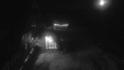 Parkoviště a hlavní vchod