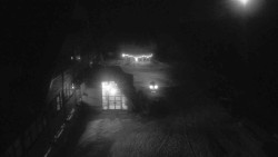 Parkoviště a hlavní vchod