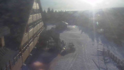 Parkoviště a hlavní vchod