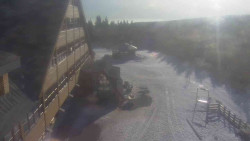 Parkoviště a hlavní vchod