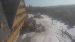 Parkoviště a hlavní vchod