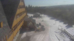 Parkoviště a hlavní vchod