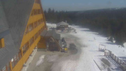 Parkoviště a hlavní vchod