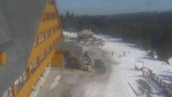 Parkoviště a hlavní vchod