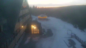 Sporthotel Kurzovní - Parkoviště a hlavní vchod - 8.3.2026 v 05:50 Sporthotel Kurzovní - Parkoviště a hlavní vchod - 8.3.2026 v 05:50