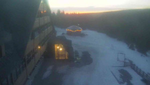 Sporthotel Kurzovní - Parkoviště a hlavní vchod - 8.3.2026 v 05:55 Sporthotel Kurzovní - Parkoviště a hlavní vchod - 8.3.2026 v 05:55