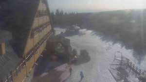 Sporthotel Kurzovní - Parkoviště a hlavní vchod - 8.3.2026 v 08:35 Sporthotel Kurzovní - Parkoviště a hlavní vchod - 8.3.2026 v 08:35