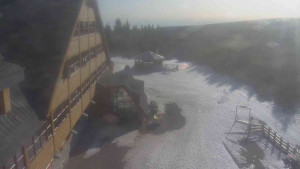 Sporthotel Kurzovní - Parkoviště a hlavní vchod - 8.3.2026 v 08:40 Sporthotel Kurzovní - Parkoviště a hlavní vchod - 8.3.2026 v 08:40