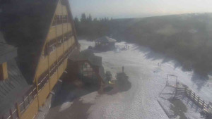 Sporthotel Kurzovní - Parkoviště a hlavní vchod - 8.3.2026 v 08:50 Sporthotel Kurzovní - Parkoviště a hlavní vchod - 8.3.2026 v 08:50