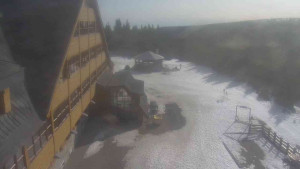 Sporthotel Kurzovní - Parkoviště a hlavní vchod - 8.3.2026 v 09:05 Sporthotel Kurzovní - Parkoviště a hlavní vchod - 8.3.2026 v 09:05