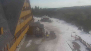 Sporthotel Kurzovní - Parkoviště a hlavní vchod - 8.3.2026 v 10:10 Sporthotel Kurzovní - Parkoviště a hlavní vchod - 8.3.2026 v 10:10