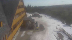 Sporthotel Kurzovní - Parkoviště a hlavní vchod - 8.3.2026 v 10:25 Sporthotel Kurzovní - Parkoviště a hlavní vchod - 8.3.2026 v 10:25