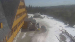 Parkoviště a hlavní vchod