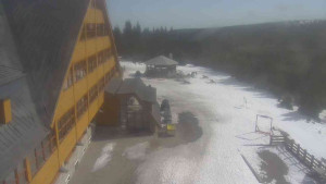 Sporthotel Kurzovní - Parkoviště a hlavní vchod - 8.3.2026 v 11:00 Sporthotel Kurzovní - Parkoviště a hlavní vchod - 8.3.2026 v 11:00