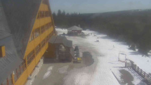 Sporthotel Kurzovní - Parkoviště a hlavní vchod - 8.3.2026 v 11:35 Sporthotel Kurzovní - Parkoviště a hlavní vchod - 8.3.2026 v 11:35