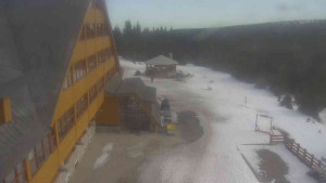 Sporthotel Kurzovní - Parkoviště a hlavní vchod - 8.3.2026 v 12:20 Sporthotel Kurzovní - Parkoviště a hlavní vchod - 8.3.2026 v 12:20