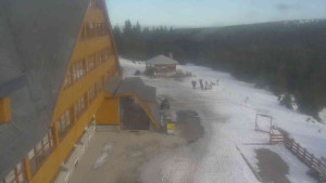 Sporthotel Kurzovní - Parkoviště a hlavní vchod - 8.3.2026 v 14:45 Sporthotel Kurzovní - Parkoviště a hlavní vchod - 8.3.2026 v 14:45