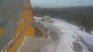 Sporthotel Kurzovní - Parkoviště a hlavní vchod - 8.3.2026 v 16:05 Sporthotel Kurzovní - Parkoviště a hlavní vchod - 8.3.2026 v 16:05