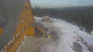 Sporthotel Kurzovní - Parkoviště a hlavní vchod - 8.3.2026 v 16:10 Sporthotel Kurzovní - Parkoviště a hlavní vchod - 8.3.2026 v 16:10