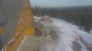 Sporthotel Kurzovní - Parkoviště a hlavní vchod - 8.3.2026 v 16:20 Sporthotel Kurzovní - Parkoviště a hlavní vchod - 8.3.2026 v 16:20