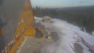 Sporthotel Kurzovní - Parkoviště a hlavní vchod - 8.3.2026 v 16:30 Sporthotel Kurzovní - Parkoviště a hlavní vchod - 8.3.2026 v 16:30